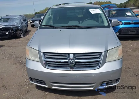 2010 Dodge Grand Caravan Sxt z USA, uszkodzony, nr VIN 2D4RN5D15AR208782